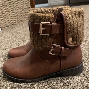 Brown knit boots